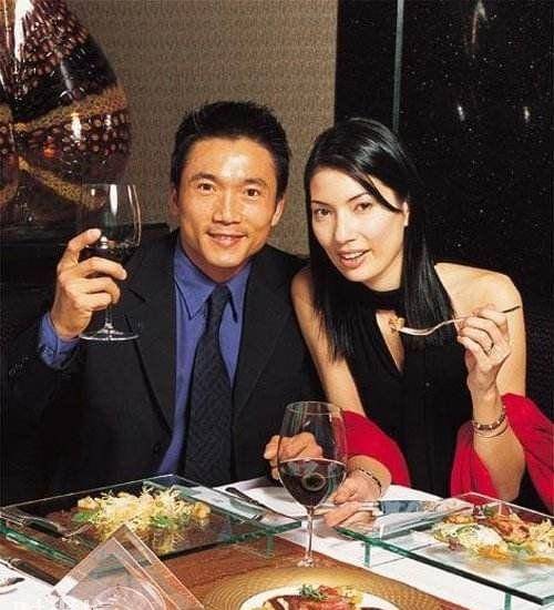 让刘亦菲感动落泪,娶混血港姐生双胞胎儿子_合作_邹兆龙_妹妹