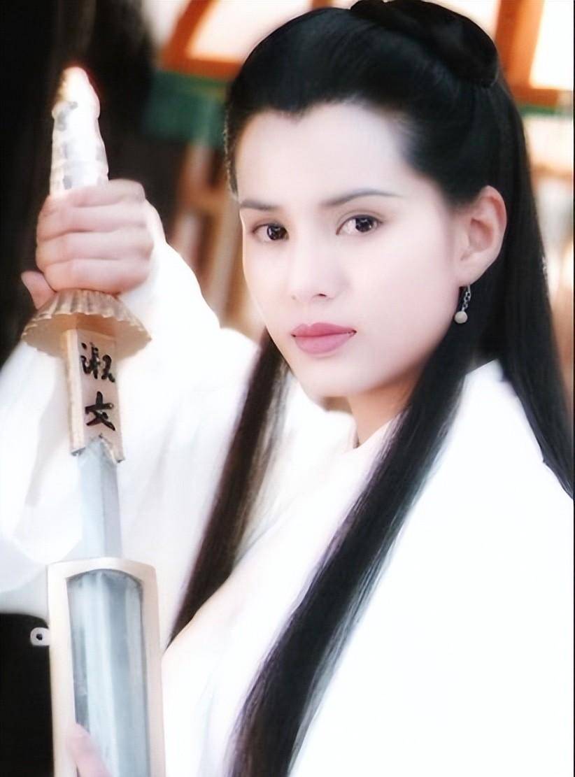 56岁李若彤汉服造型曝光,温婉大气,让人惊艳_感觉_照片_头饰