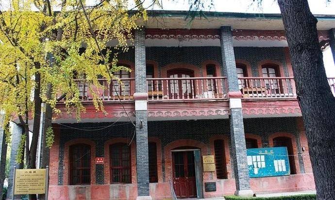 李鸿章把22岁女儿嫁给40岁鳏夫,没想到两人子孙如此出名_张佩纶_李菊