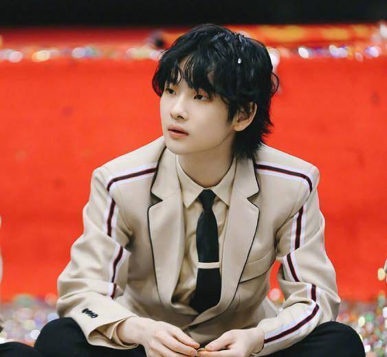 r1se毕业团综再穿制服,11人梦回《创2》,找回赤子之心_舞台_大岛_洛洛