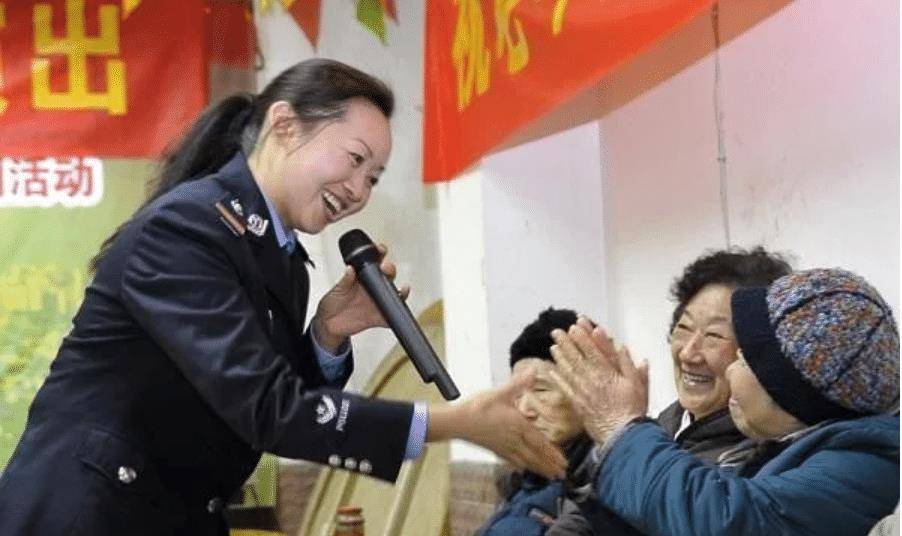 颜红君:耿菊花扮演者,曾拒50万年薪成反恐精英,现在过得如何?