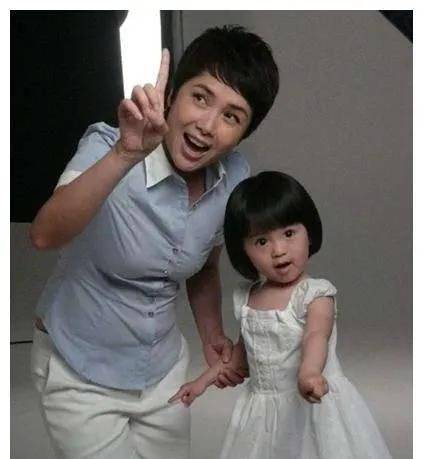 蒋雯丽母亲:为了维护女儿的婚姻,岳母的举动让顾长卫泪奔_女婿_蒋文丽