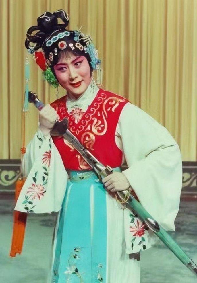 "刘长瑜:出身名门,丈夫早逝后再婚,平凡儿子是她骄傲_戏曲_男子_京剧