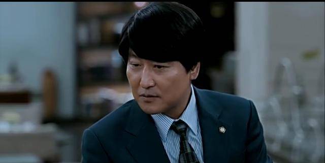 或许这正和开篇斯威特切尼那句名言一样,只有强者才会去斗争,但是在