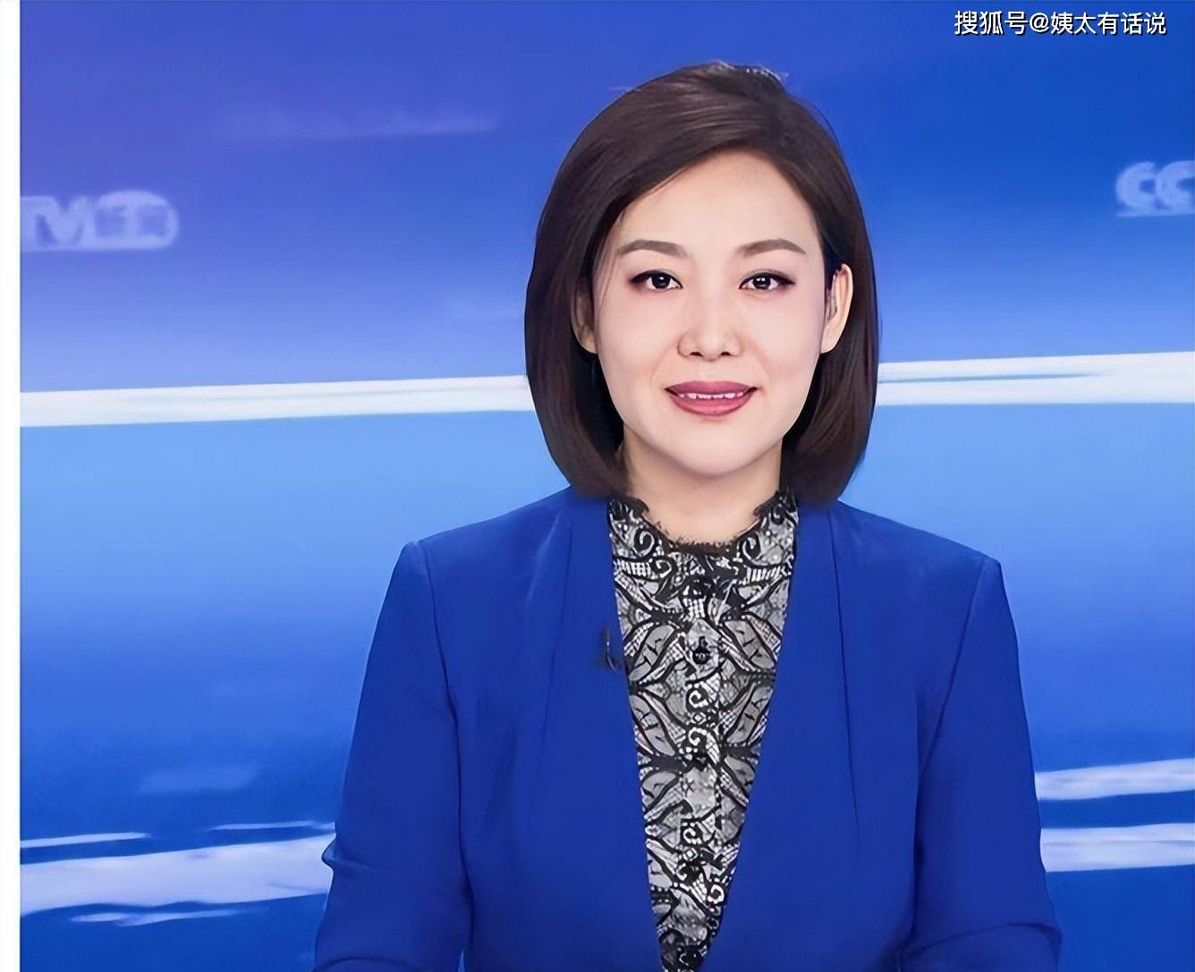 郑丽被调任为《朝闻天下》主持人,是在2006年.