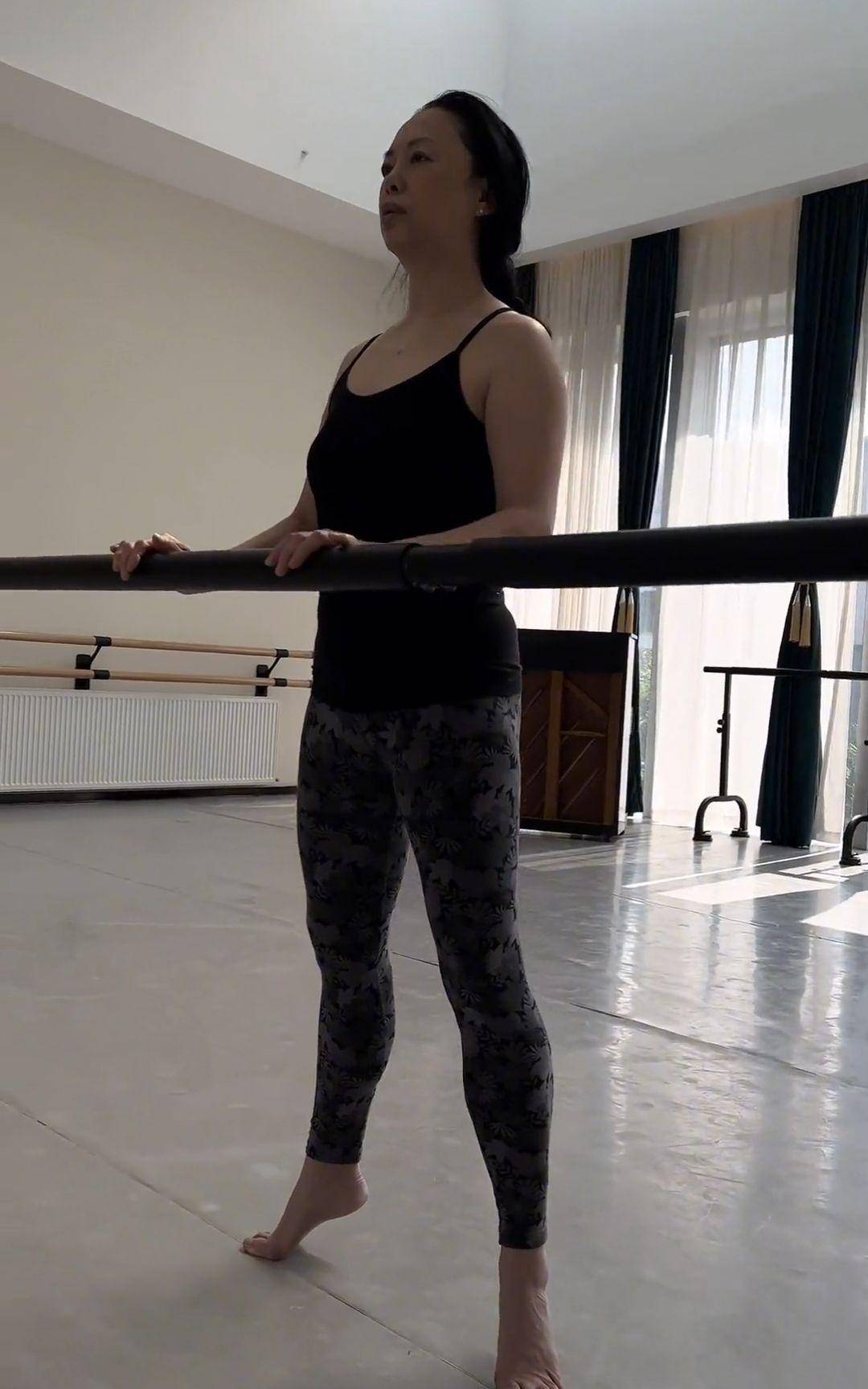 歌手黄绮珊:三婚三离,膝下无儿无女,54岁只有"干儿子"杜海涛_父母