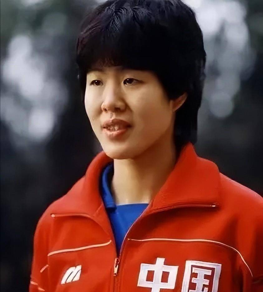 "神二传"孙晋芳:和郎平闹矛盾,被教练要求做检讨,今换血续命_排球