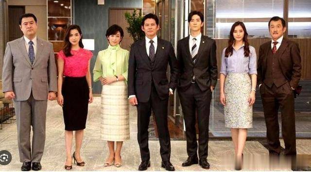 屹立演艺圈30余年,愈老愈帅,43岁与时尚巨头女儿结婚_东京爱情故事_金