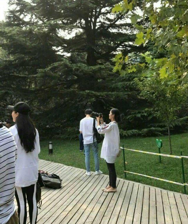 大学刚开始就被私生饭追进校园,王俊凯想安静读书真那么难?