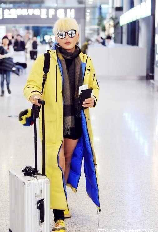 陈志朋t台走秀,身穿20cm高跟鞋造型前卫,网友:勇敢做自己系列_发展