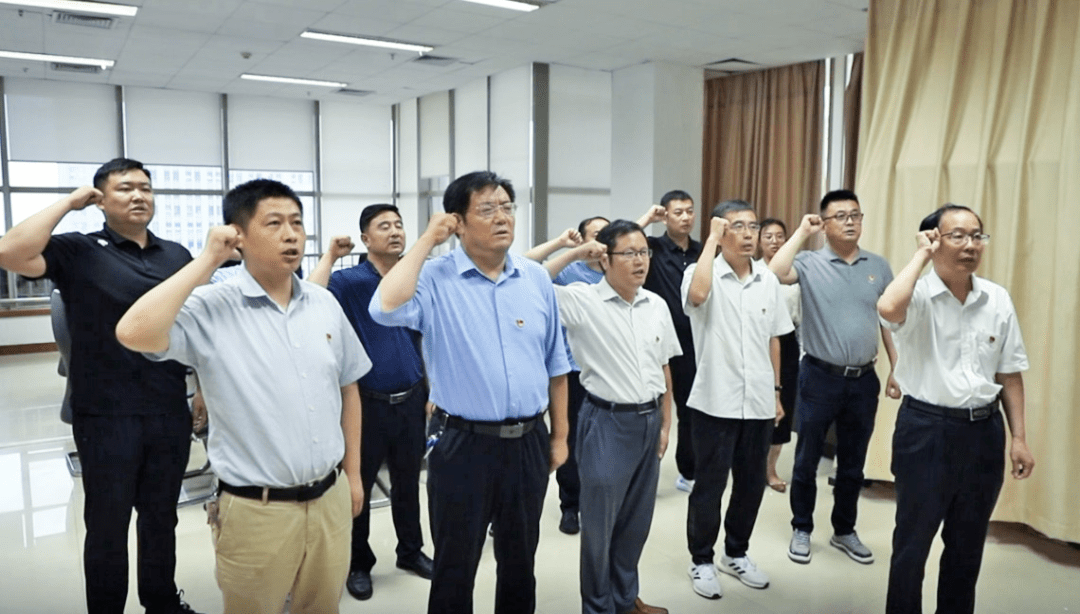 行业楷模(55) ▎徐峰:将热爱与理想注入城市建设管理事业_日照市_垃圾