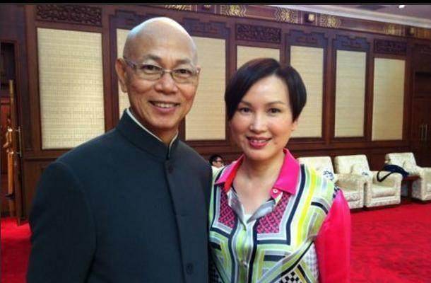 直到2011年,她终于跟林国雄正式办理了离婚手续,28年的婚姻结束.