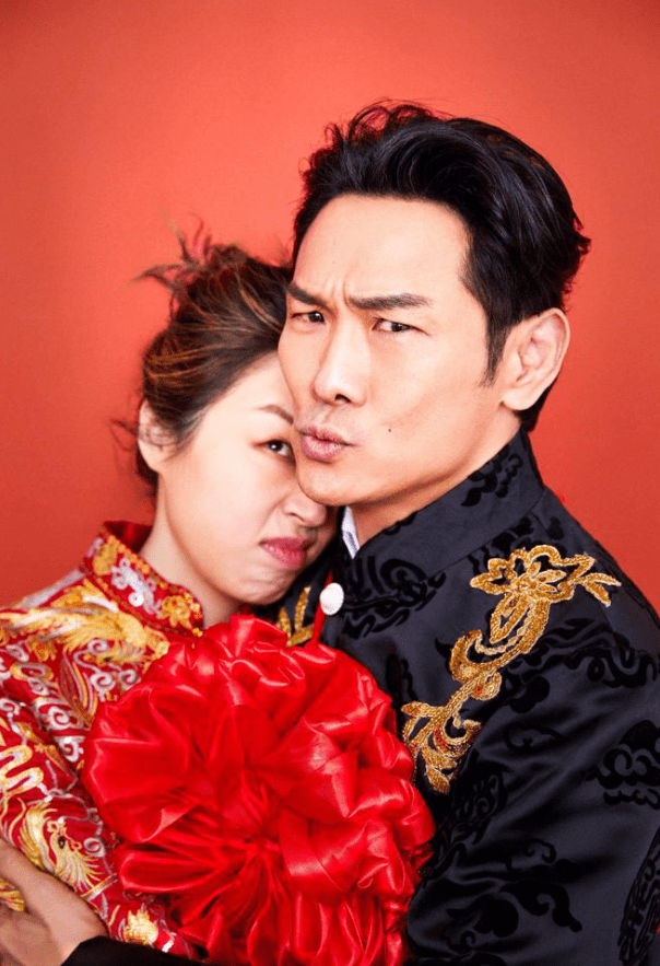 杜德伟妻子李晓冰,丈夫比母亲大一岁,婚后生一子,生活幸福甜蜜_年龄