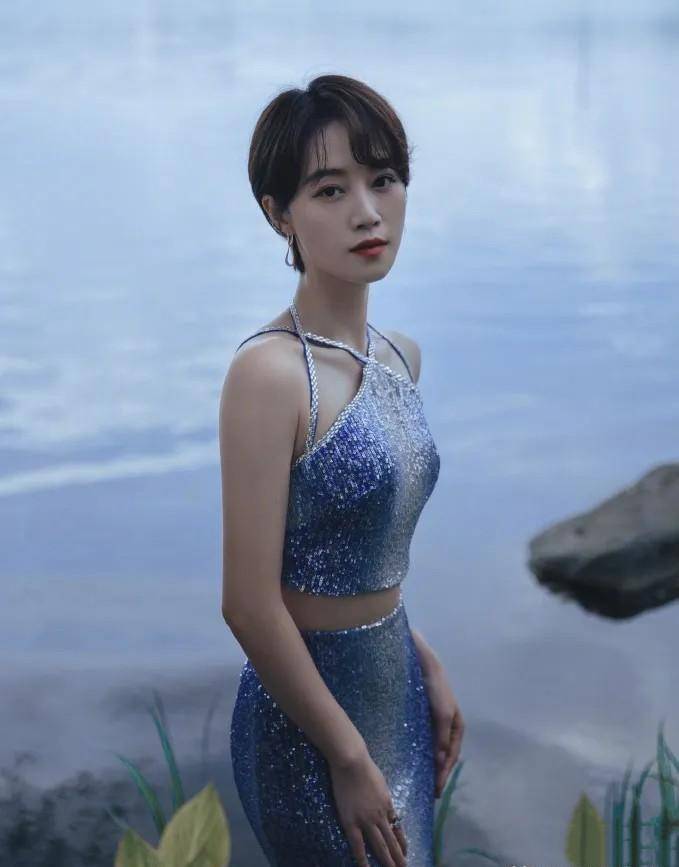 蓝盈莹只谈过一次恋爱,妈妈的腿长109厘米,与女儿同框似姐妹_雪球