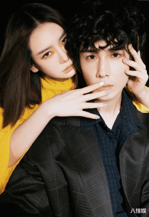 戚薇夫妇七夕大片曝光,李承铉戴女儿做的手链给老婆剥橘子,好甜_祝福