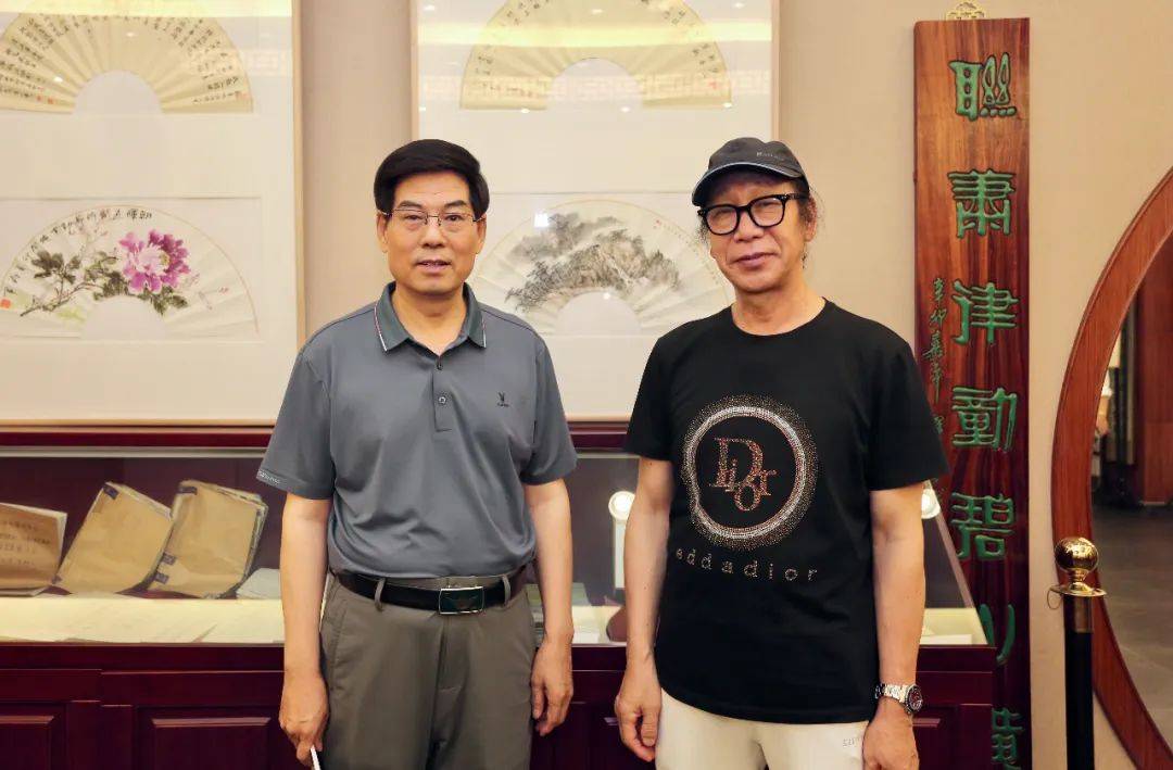 现场滕飞,由国荣在展览现场李延春,郑宏伟在展览现场李润兰,李广玉