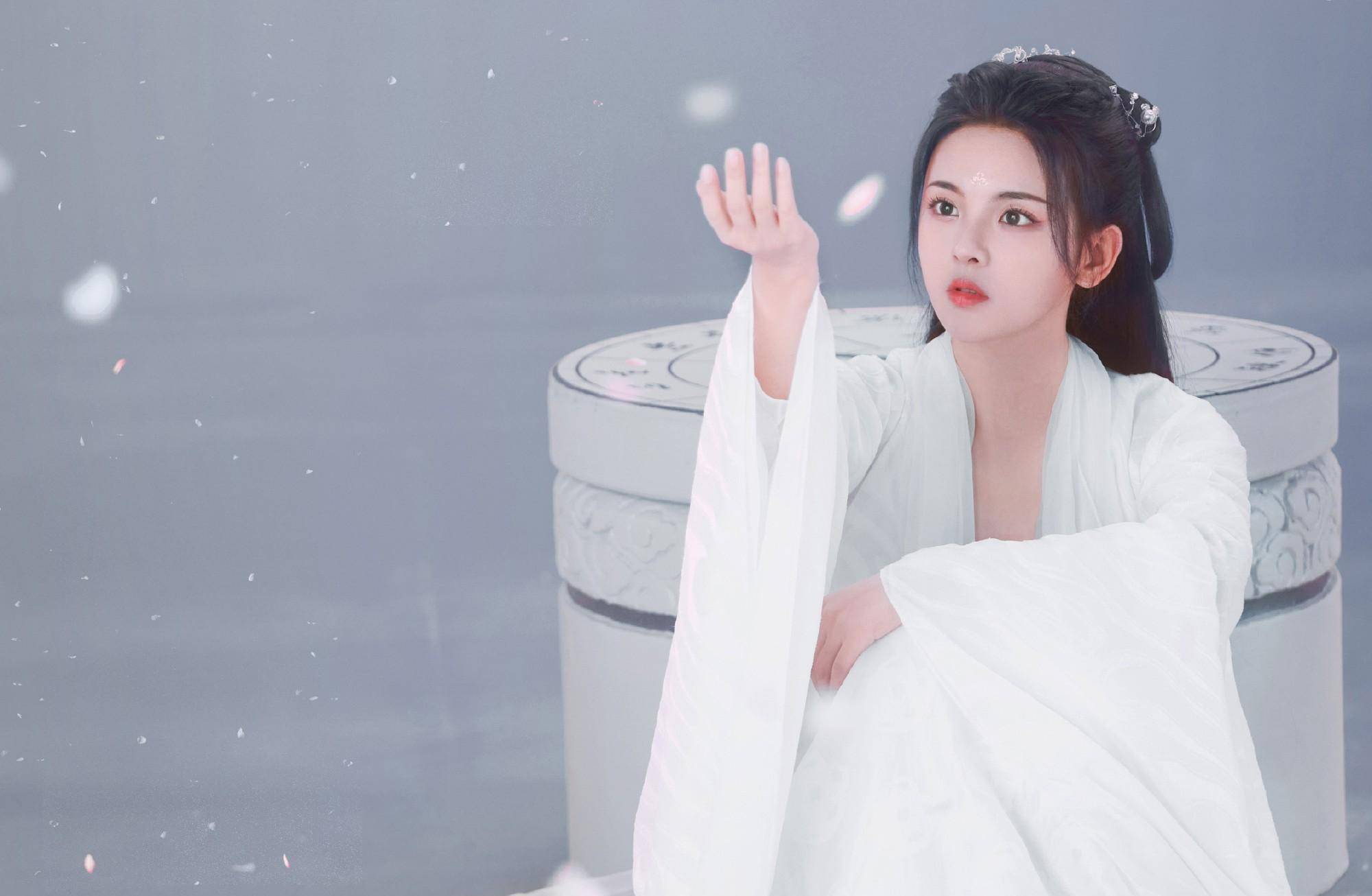 两部古装大女主剧都"扑"了,杨超越真该"醒醒"了!_演技_吉祥_观众