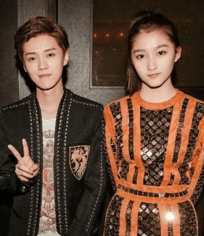 鹿晗关晓彤日本约会被偶遇,两人一起过七夕节,路人曝恩爱细节_网友