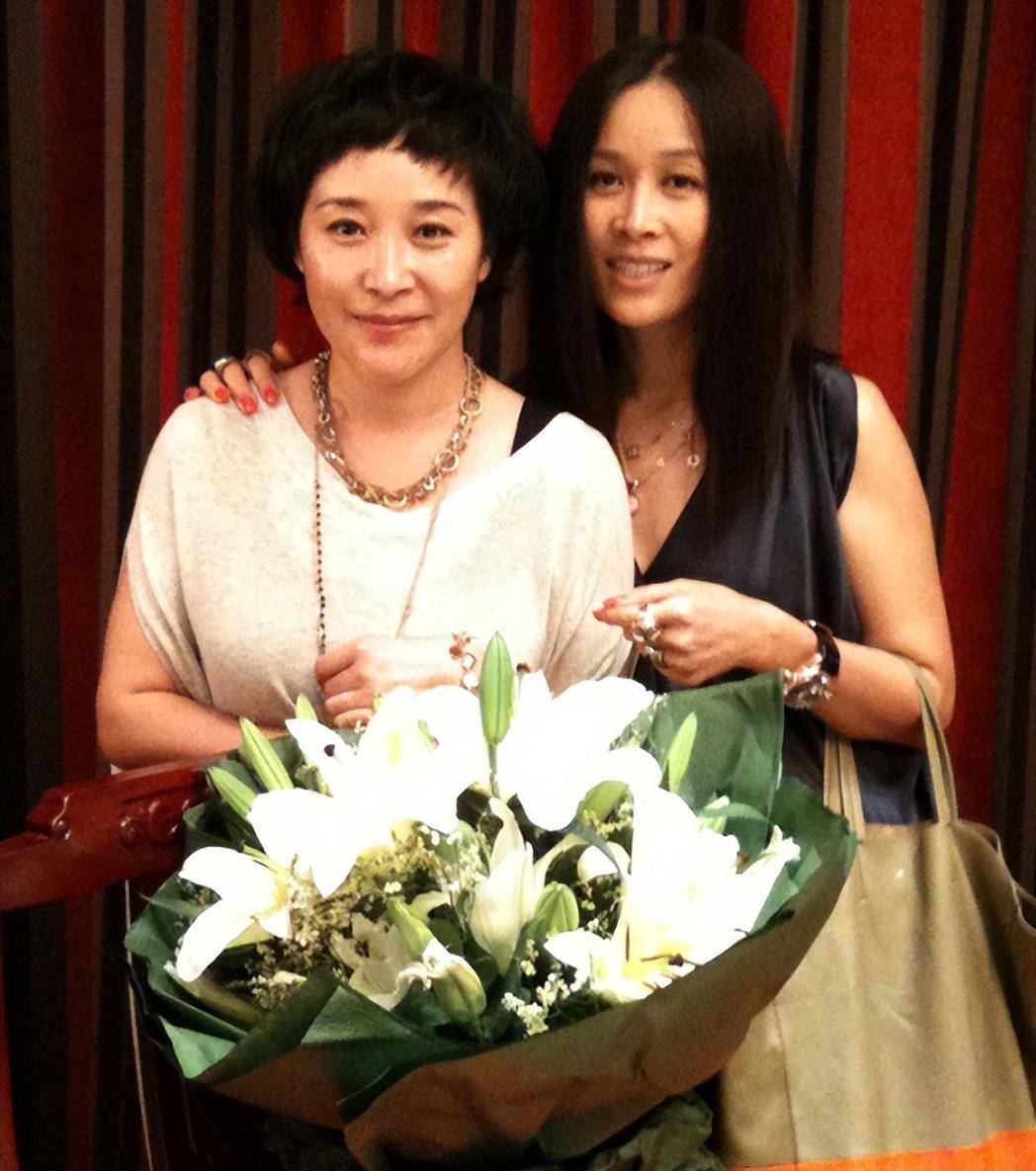 曝那英姐姐那辛否认徐海星的爆料,怒斥其在蹭流量,网友却力挺徐海星