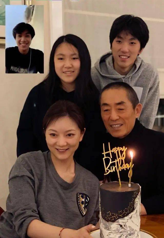 陈婷成功登上了张夫人的宝座,并在社交平台上获得了"张艺谋老婆"的