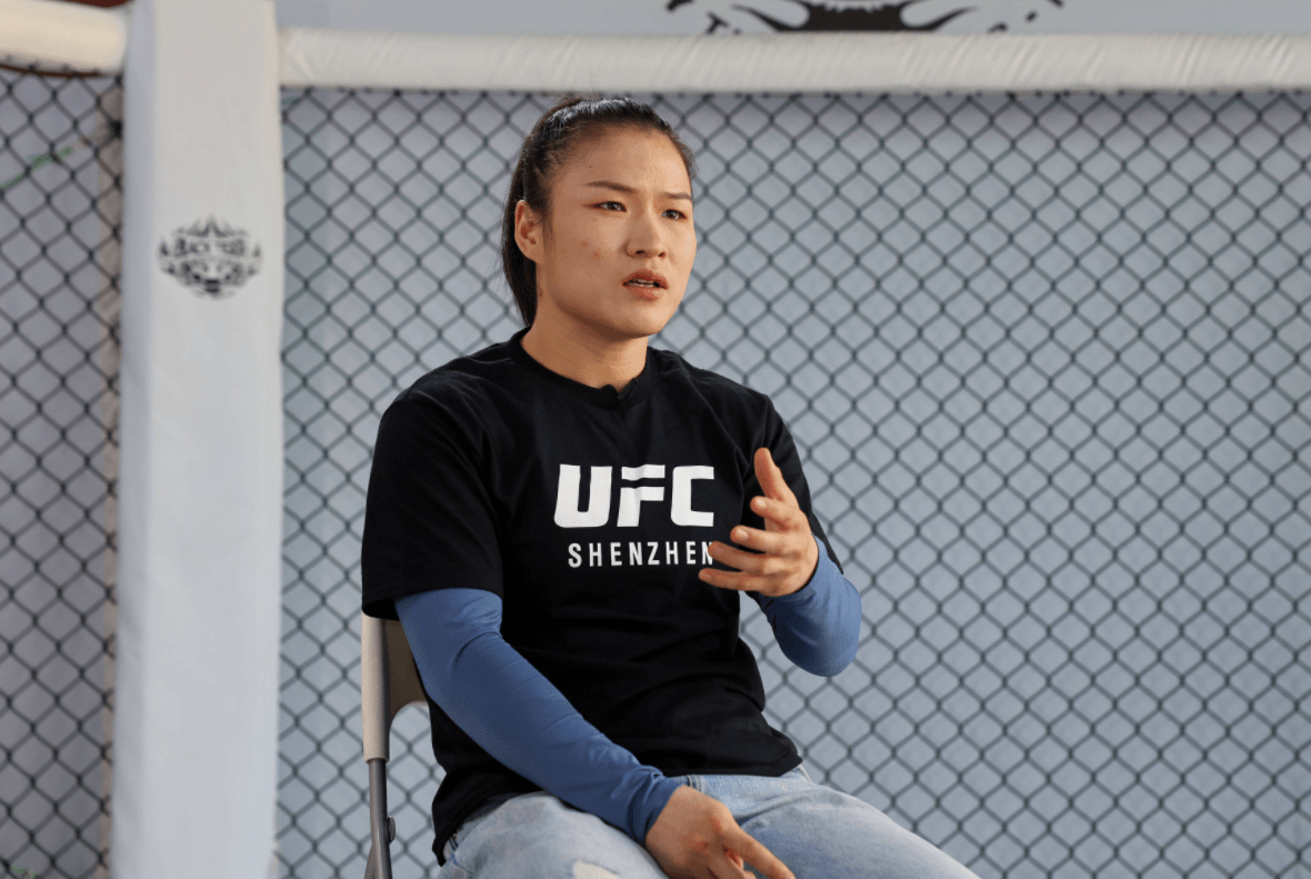 张伟丽从幼儿园老师到卫冕ufc冠军,单场收入超1000万_比赛_阿曼达·莱