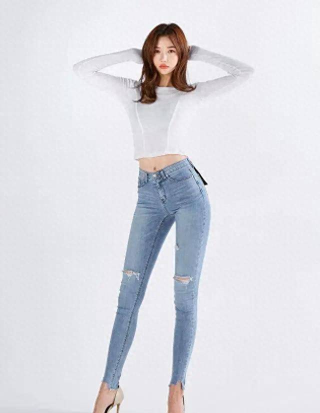 抖音牛仔裤美女,有品味,直腿