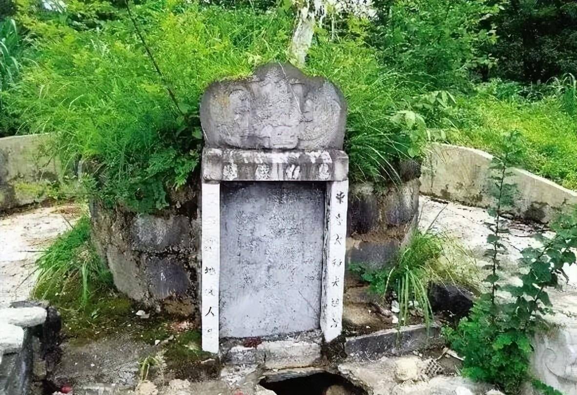 广西河池市覃氏土司古墓,深究发现覃,韦,莫氏土司铁一般的关系_覃怀满