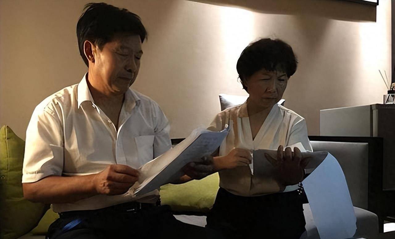 吉祥四宝陪许妈姚爸游山玩水,许妈即将退休,开通账号涨粉超迅速_父亲