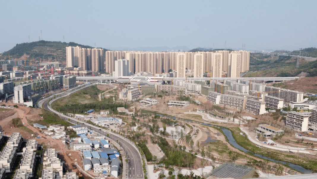 地产政策迎来全面调整,重庆中央公园楼盘又开始抢房了?