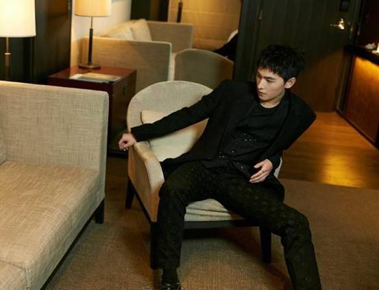 杨洋演技还有进步空间,但绝不至于像有人说的那么不堪_郑爽_认同_角色