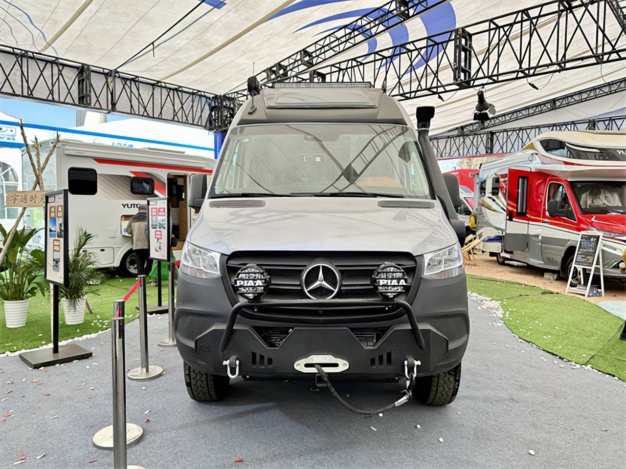 进口旅居车奔驰斯宾特3.0t柴油四驱车型,越野房车
