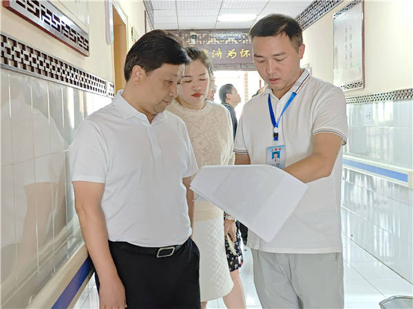 清镇市长吴永康调研紧密型县域医疗卫生共同体建设工作并召开专题会议