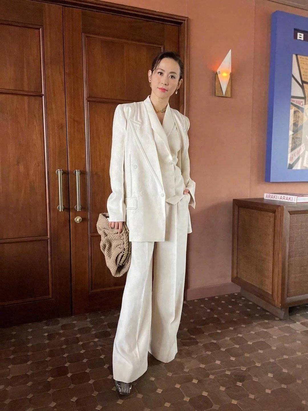 被张卫健辜负,拒绝嫁豪门,49岁了还单身,宣萱到底有何底气?