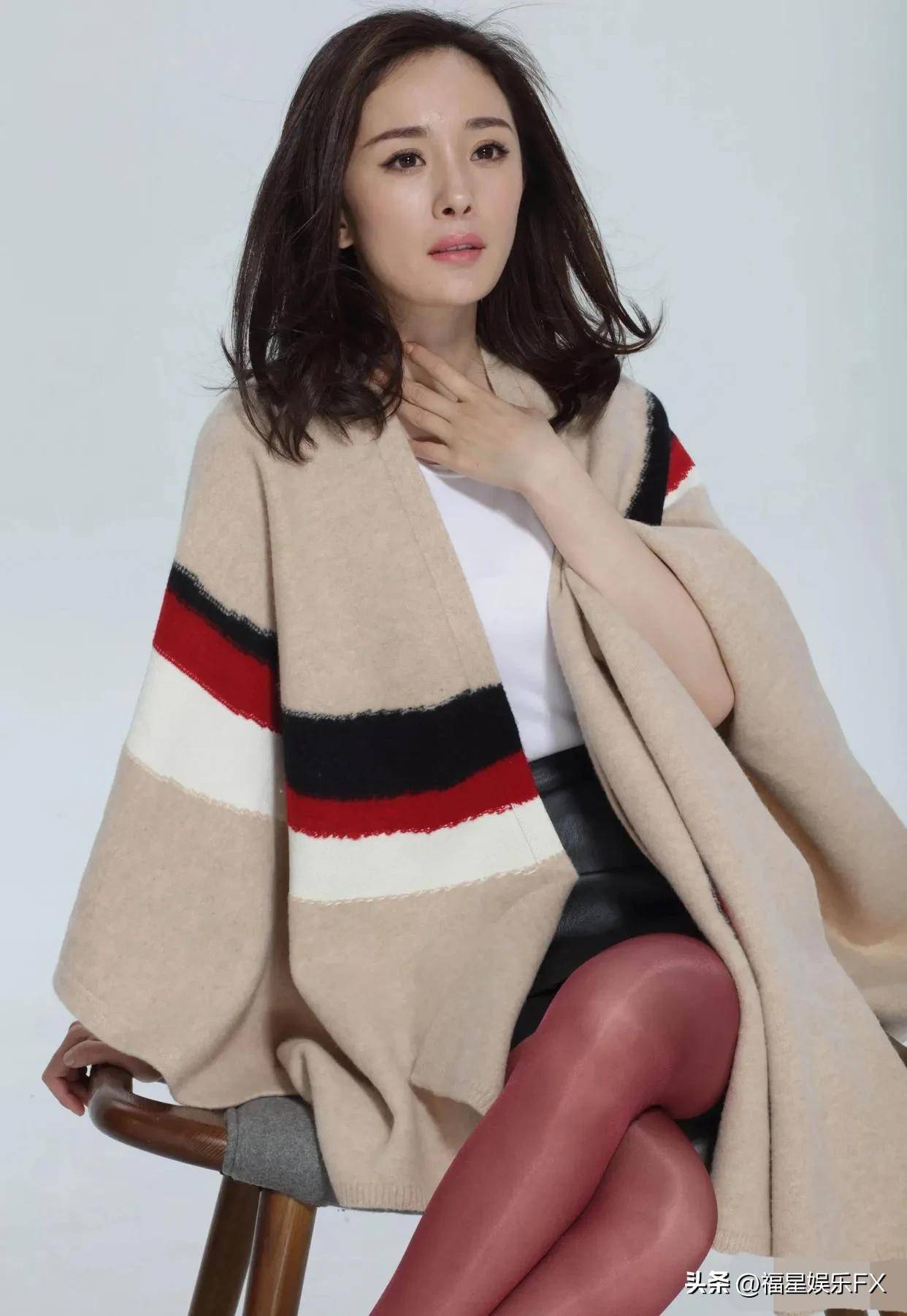 杨幂丝袜写真,幂幂对穿丝袜情有独钟,引领娱乐界时尚潮流_袜子_造型