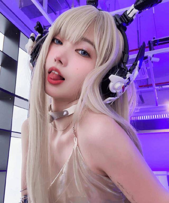 法老被曝恋爱中劈腿前任,与17岁女高中生交往,引发公众关注_朋友_孙权
