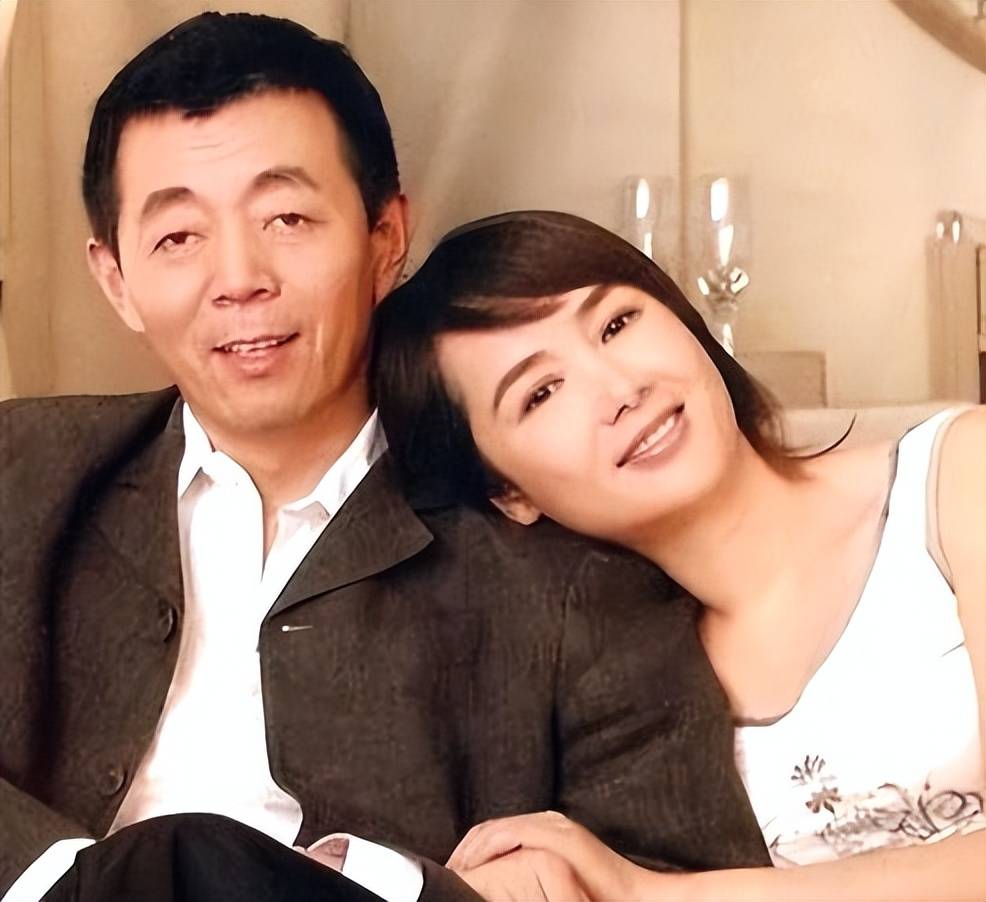 蒋雯丽隐忍丈夫偷吃20年,屡遭背叛不离婚,57岁因新剧备受争议_人生