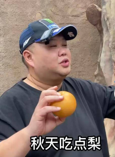 当然,这只是前大象饲养员孙越自我调侃的一个小段子,作为相声演员的他