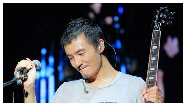 46岁朴树近照:周迅前任,一首《送别》死了都值,两字感动高晓_韩寒