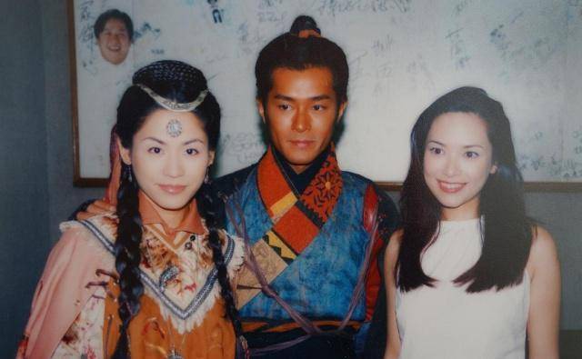 古天乐版《寻秦记》女主角被拍,44岁脸上无皱纹,港媒:怪怪的_郑雪儿