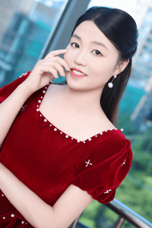 (图:王思诺)据悉知名模特王思诺优雅淑女气质的外表