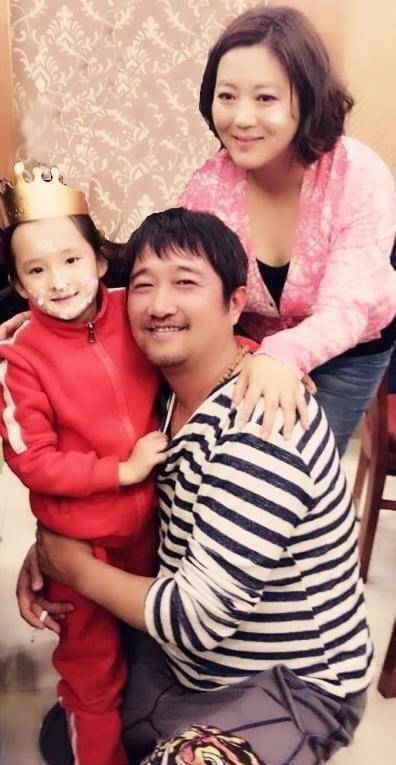 演员王茜华"千里追夫",二婚和沈航生下儿女,她真的幸福吗?