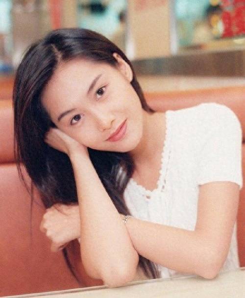 冻龄女子,49岁朱茵少女证件照曝光!逆天颜值全网震惊_节目_网友_照片