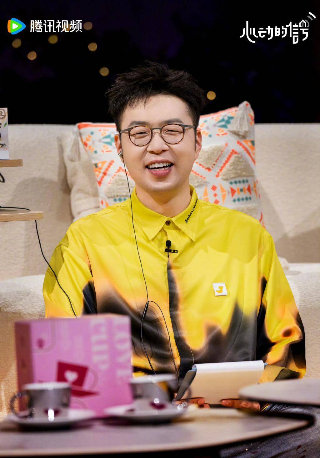 杜海涛被出租车司机误认成主播,辣评:几十年的主持人白干了_娱乐_内容