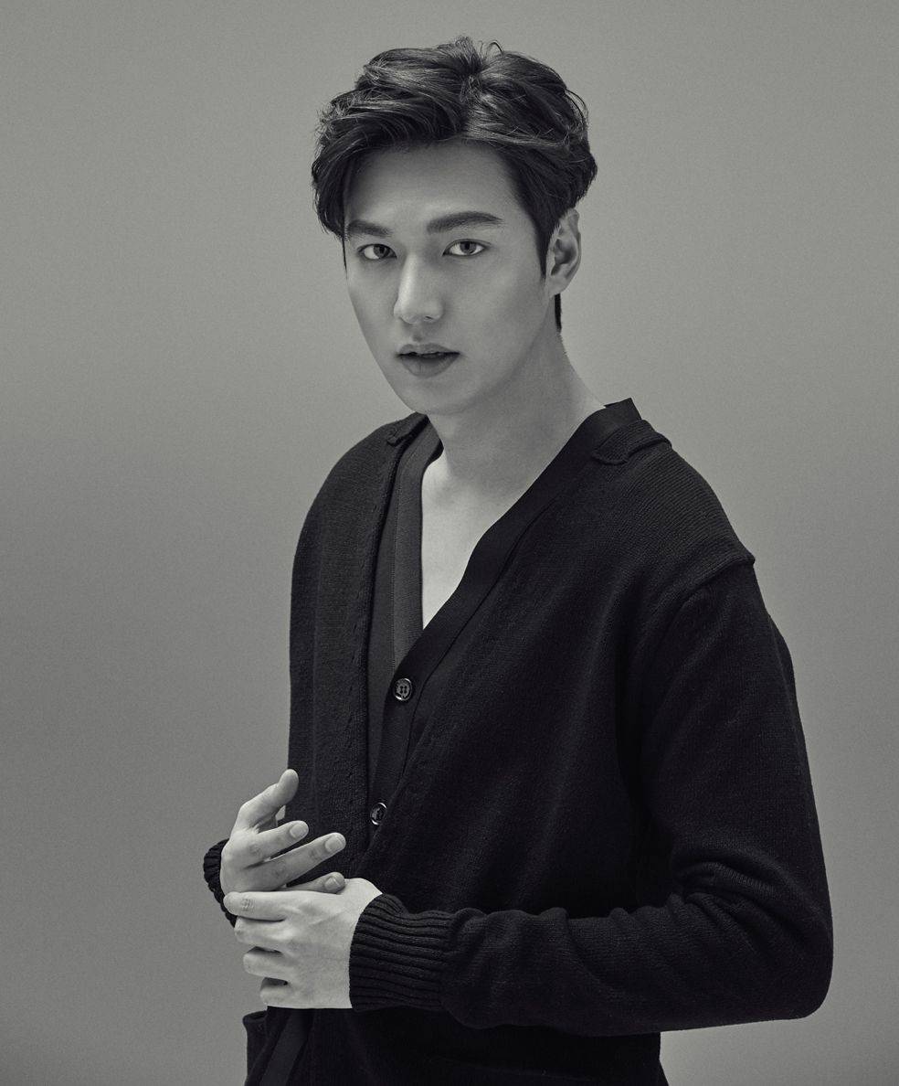 李敏镐这是肿了吗?