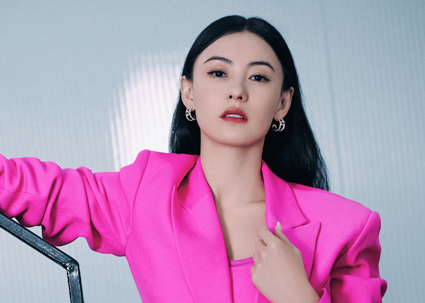 张柏芝休长假后首露面!