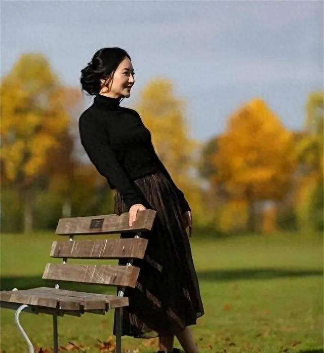 孟晚舟每次上台都会给大家带来惊喜,她是优雅,时尚,专业的典范_精神