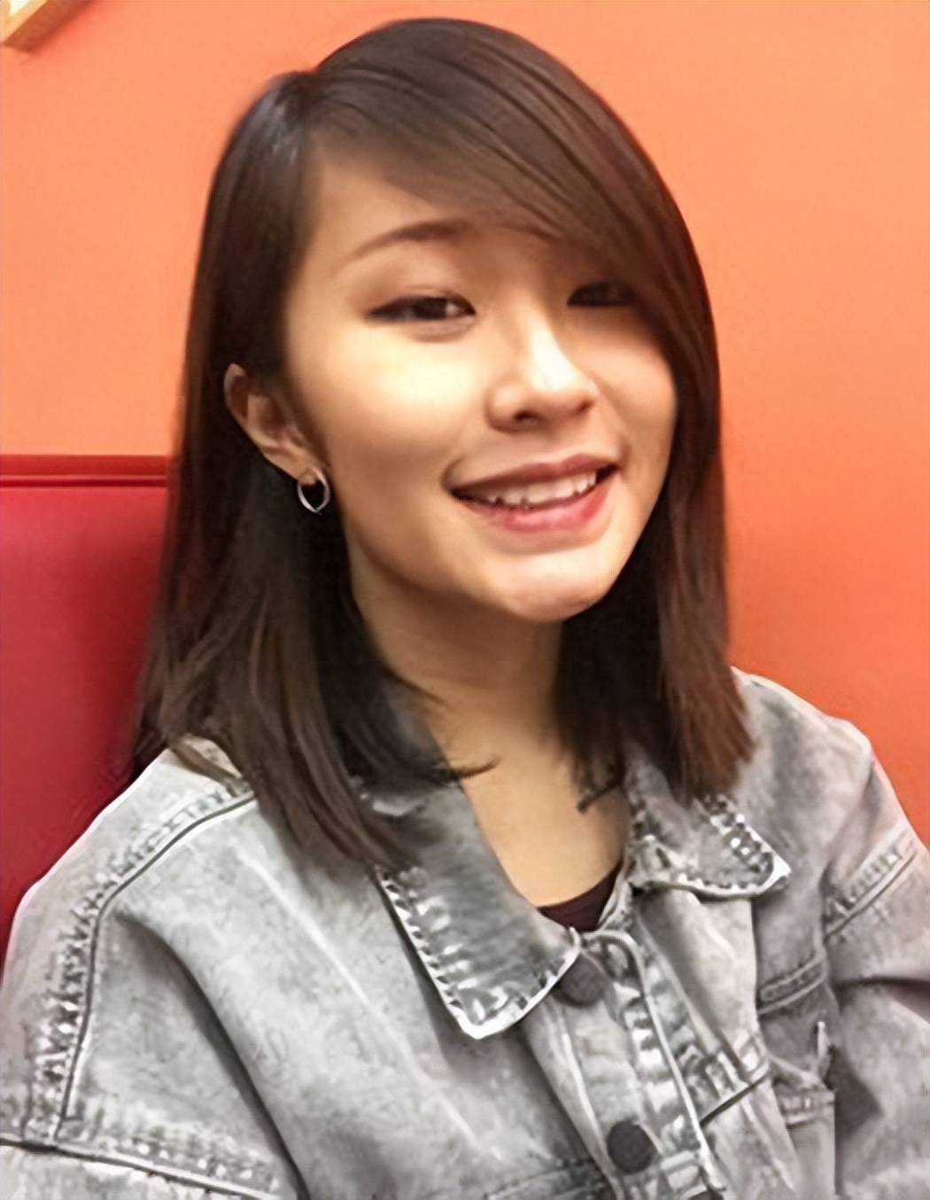 今日刘欢:父母都已去世,他忍受病痛折磨,担心大龄女儿的婚事_卢璐