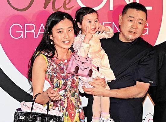 甘比生日收获众多礼物,精心晒图显情商,最宝贵的礼物无法估价_大刘