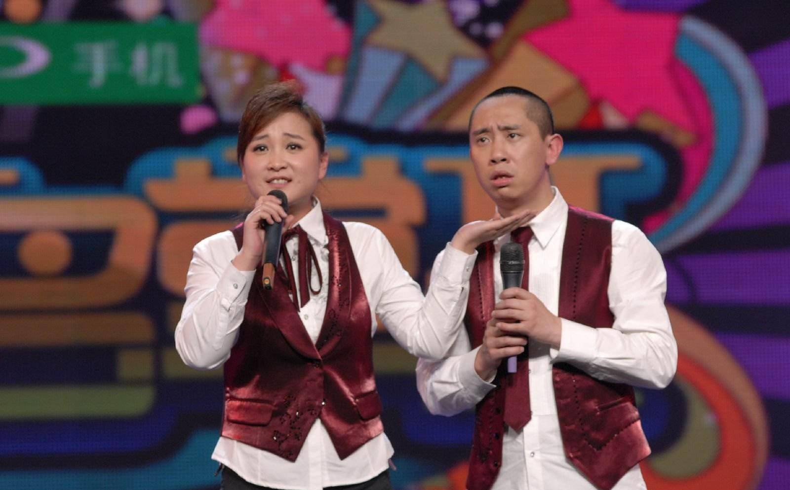 其实王彤比郭德纲还大两岁,很早之前他就拜师冯巩了