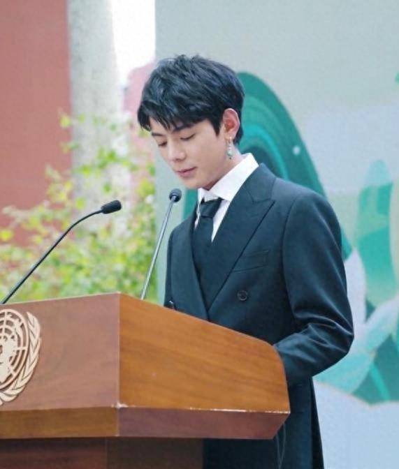 丁真全面进军娱乐圈,参加综艺节目,挣钱都不耽误_四川省_网络_其他